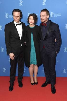 August Diehl, Hannah Steele und Stefan Konarske bei der Premiere von Le jeune Karl Marx The Young Karl Marx Der junge Karl Marx auf der Berlinale 2017 67. Internationale Filmfestspiele Berlin im Friedrichstadt-Palast. Berlin, 12.02.2017 Foto:xC.xNiehausx xFuturexImage