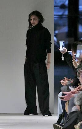 . 12 02 2017. New York, United States. Victoria Beckham at the end of her Autumn Winter 2017 show at New York Fashion Week for Autumn Winter 2107.  xi-Imagesx IIM-14378-0049