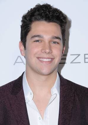 February 12, 2017 - Los Angeles, CA, United States - 12 February 2017 - Los Angeles, California - Austin Mahone. Warner Music Group Hosts Annual Grammy Celebration held at Milk Studios. Photo Credit: AdMedia Los Angeles United States - ZUMAa123 20170212_zaa_a123_228 Copyright: xBirdiexThompsonx
