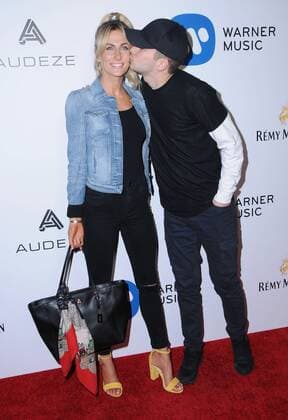 February 12, 2017 - Los Angeles, CA, United States - 12 February 2017 - Los Angeles, California - Jenna Black, Tyler Joseph. Warner Music Group Hosts Annual Grammy Celebration held at Milk Studios. Photo Credit: AdMedia Los Angeles United States - ZUMAa123 20170212_zaa_a123_322 Copyright: xBirdiexThompsonx