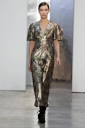New York Fashion Week - Carolina Herrera Modenschau A model presents a lame dress of the Fall Winter 2017 collection by Venezuelan designer Carolina Herrera, during New York Fashion Week in New York, United States, 13 February 2017. CAROLINA HERRERA AT NEW YORK FASHION WEEK !ACHTUNG: NUR REDAKTIONELLE NUTZUNG!  Copyright: xMiguelxRajmilx NYC001 20170213-636226089637531924