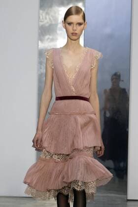 New York Fashion Week - Carolina Herrera Modenschau A model presents a pale pink dress with flounces and lace of the Fall Winter 2017 collection by Venezuelan designer Carolina Herrera, during New York Fashion Week in New York, United States, 13 February 2017. CAROLINA HERRERA AT NEW YORK FASHION WEEK !ACHTUNG: NUR REDAKTIONELLE NUTZUNG!  Copyright: xMiguelxRajmilx NYC001 20170213-636226092809769643