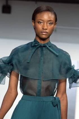 New York Fashion Week - Carolina Herrera Modenschau A model presents a matching blue blouse and skirt of the Fall Winter 2017 collection by Venezuelan designer Carolina Herrera, during New York Fashion Week in New York, United States, 13 February 2017. CAROLINA HERRERA AT NEW YORK FASHION WEEK !ACHTUNG: NUR REDAKTIONELLE NUTZUNG!  Copyright: xMiguelxRajmilx NYC001 20170213-636226101264127507