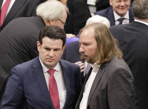 Hubertus Heil (SPD), Dr. Anton Hofreiter, Bündnis 90 Die Grünen, Deutschland, Berlin, Bundestag, 16. Bundesversammlung. Wahl des Bundespräsidenten, 12.02.2017