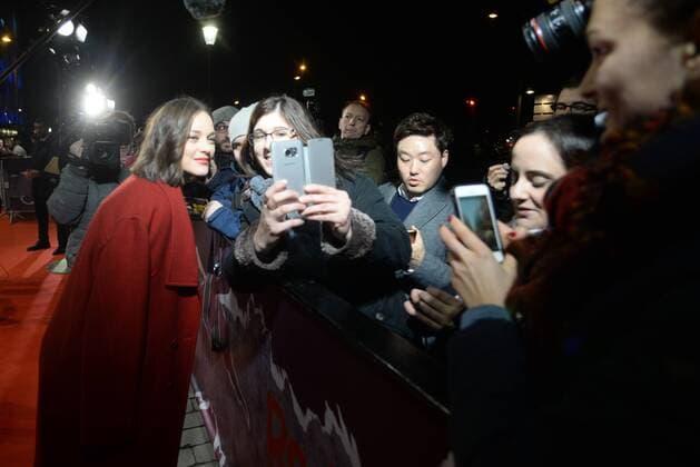 215527 Serge Arnal Starface 2017-02-13 Paris France Premiere du film Rock n Roll a Paris. ARNAL Cotillard, Marion  Copyright: xSergexArnalx xStarfacex STAR_215527_040