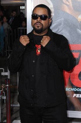 February 13, 2017 - Westwood, CA, United States - 13 February 2017 - Westwood, California - Ice Cube. Fist Fight Los Angeles premiere held at Regency Village Theatre. Photo Credit: AdMedia Westwood United States - ZUMAa123 20170213_zaa_a123_025 Copyright: xBirdiexThompsonx