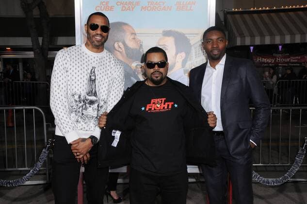 February 13, 2017 - Westwood, CA, United States - 13 February 2017 - Westwood, California - Kenyon Martin, Ice Cube. Fist Fight Los Angeles premiere held at Regency Village Theatre. Photo Credit: AdMedia Westwood United States - ZUMAa123 20170213_zaa_a123_170 Copyright: xBirdiexThompsonx