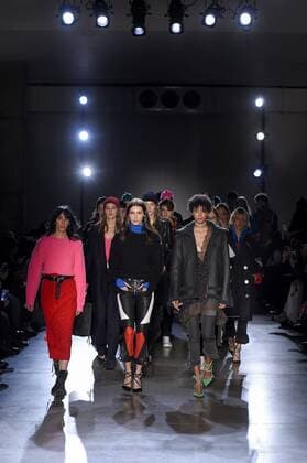 215545 Marineau Starface 2017-02-13 New York Etats-Unis Fashion week de New York. Defile Zadig et Voltaire A W 2017. Zadig & Voltaire, autumn-winter 2017 NewYork, USA New York Fashion Week. Defile Zadig and Voltaire A W 2017. Editorial use only Hadid, Bella  Copyright: xMarineaux STAR_215545_007