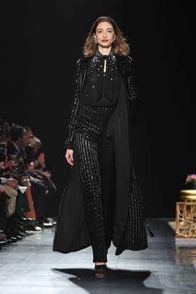 New York Fashion Week - Badgley Mischka Modenschau A model walks on the runway at the Badgley Mischka fashion show at New York Fashion Week: The Shows at Gallery 1 Skylight Clarkson Sq on February 14, 2017 in New York City.  NYP201702141045 ANDREAxHANKS