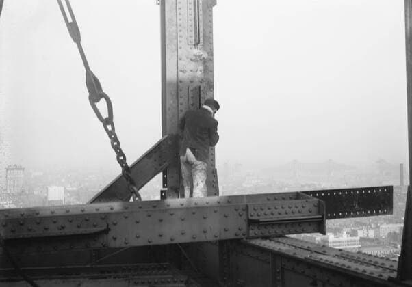 November 14, 2016 - Construction Worker Working on 33rd Floor of Metropolitan Life Insurance Company Tower, New York City, New York, USA, Bain News Service, January 1908 - ZUMAg145 20161114_zza_g145_010 Copyright: xJTxVintagex