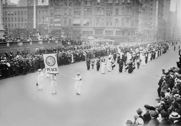 November 15, 2016 - Women s Peace Parade shortly after Start of World War I, Fifth Avenue, New York City, New York, USA, Bain News Service, August 29, 1914 - ZUMAg145 20161115_zza_g145_015 Copyright: xJTxVintagex