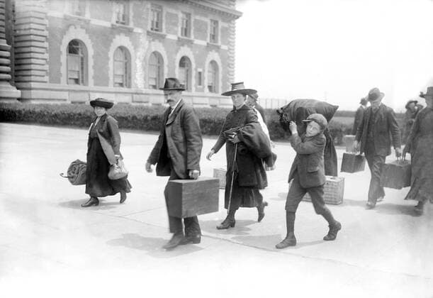 November 29, 2016 - Arrival of Immigrants, Ellis Island, New York City, New York, USA, Bain News Service, 1920 - ZUMAg145 20161129_zza_g145_007 Copyright: xJTxVintagex