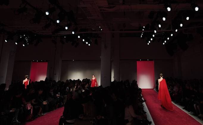 New York Fashion Week - Naeem Khan Modenschau Models present creations of Naeem Khan during the 2017 New York Fashion Week in New York City, the United States, on Feb. 14, 2017. ) U.S.-NEW YORK-FASHION WEEK-NAEEM KHAN LixRui 