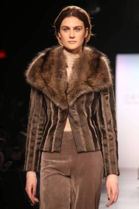 February 14, 2017 - New York, New York, U.S. - Dennis Basso F W 2017 Fashion Show.Skylight Clarkson Square, NYC.February 14, 2017.Photos by , Photos Inc.2017 New York U.S. - ZUMAms4_ 20170214_zaf_ms4_027 Copyright: xSoniaxMoskowitzx