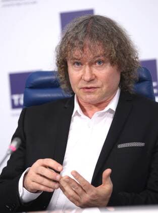 MOSCOW, RUSSIA - FEBRUARY 15, 2017: Cello player Alexander Kniazev at a press conference held via a video conference link between Moscow, St Petersburg, Yekaterinburg, and Novosibirsk, to discuss the results of the 2016 leg of the 2nd All Russian Music Competition focused on wind instruments, percussion instruments, the organ and the harp, and the opening of the 2017 leg focused on folk instruments. The All Russian Music Competition consists of 4 legs. Anton Novoderezhkin TASS  TS041378