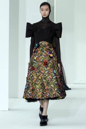 A model presents Fall Winter creations of the Spanish brand Delpozo during New York Fashion Week in New York, United States, 15 February 2017. The collection created by Catalan designer Josep Font is inspired in the spirituality of the Nabi art and the abstract sculpture. DELPOZO PRESENTS NEW COLLECTION INSPIRED IN THE NABI ART IN NEW YORK !ACHTUNG: NUR REDAKTIONELLE NUTZUNG!  Copyright: xMiguelxRajmilx NYC001 20170215-636227919894290487