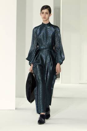 A model presents Fall Winter creations of the Spanish brand Delpozo during New York Fashion Week in New York, United States, 15 February 2017. The collection created by Catalan designer Josep Font is inspired in the spirituality of the Nabi art and the abstract sculpture. DELPOZO PRESENTS NEW COLLECTION INSPIRED IN THE NABI ART IN NEW YORK !ACHTUNG: NUR REDAKTIONELLE NUTZUNG!  Copyright: xMiguelxRajmilx NYC001 20170215-636227921182989965