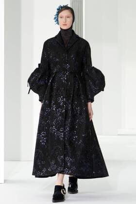 A model presents Fall Winter creations of the Spanish brand Delpozo during New York Fashion Week in New York, United States, 15 February 2017. The collection created by Catalan designer Josep Font is inspired in the spirituality of the Nabi art and the abstract sculpture. DELPOZO PRESENTS NEW COLLECTION INSPIRED IN THE NABI ART IN NEW YORK !ACHTUNG: NUR REDAKTIONELLE NUTZUNG!  Copyright: xMiguelxRajmilx NYC001 20170215-636227921855497343