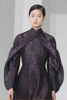 A model presents Fall Winter creations of the Spanish brand Delpozo during New York Fashion Week in New York, United States, 15 February 2017. The collection created by Catalan designer Josep Font is inspired in the spirituality of the Nabi art and the abstract sculpture. DELPOZO PRESENTS NEW COLLECTION INSPIRED IN THE NABI ART IN NEW YORK !ACHTUNG: NUR REDAKTIONELLE NUTZUNG!  Copyright: xMiguelxRajmilx NYC001 20170215-636227921867665187