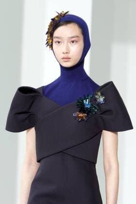 A model presents Fall Winter creations of the Spanish brand Delpozo during New York Fashion Week in New York, United States, 15 February 2017. The collection created by Catalan designer Josep Font is inspired in the spirituality of the Nabi art and the abstract sculpture. DELPOZO PRESENTS NEW COLLECTION INSPIRED IN THE NABI ART IN NEW YORK !ACHTUNG: NUR REDAKTIONELLE NUTZUNG!  Copyright: xMiguelxRajmilx NYC001 20170215-636227999188595903