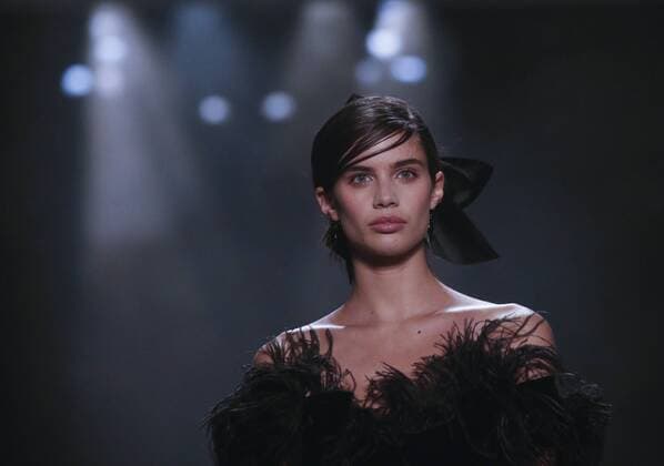 A model walks on the runway at the Marchesa fashion show at New York Fashion Week at Skylight Clarkson Sq on February 15, 2017 in New York City.  NYP20170215116 JOHNxANGELILLO