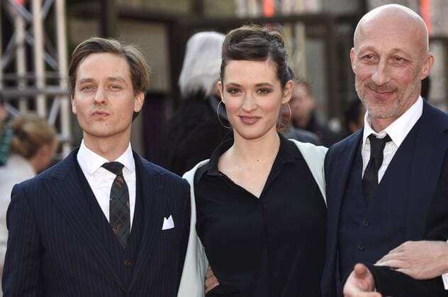 Tom Schilling, Friederike Becht und Oliver Hirschbiegel bei der Premiere der TV-Serie Der gleiche Himmel The Same Sky auf der Berlinale 2017 67. Internationale Filmfestspiele Berlin im Haus der Festspiele. Berlin, 16.02.2017 Foto:xC.xNiehausx xFuturexImage