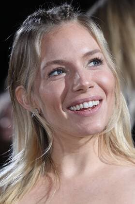 . 16 02 2017. London, United Kingdom. Sienna Miller arriving at The Lost City of Z premiere in London.  xStephenxLockx xi-Imagesx IIM-14400-0014