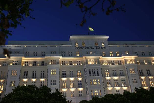 A view of the Copacabana Palace at the Copacabana beach in Rio de Janeiro, Brazil, 16 February 2016. The hotels of the city registered an average occupancy of 72 per cent for the carnival that will start next 25 February. HOTEL OCCUPANCY RATES IN RIO DE JANEIRO REACHES 72 PER CENT FOR THE CARNIVAL !ACHTUNG: NUR REDAKTIONELLE NUTZUNG!  Copyright: xMarceloxSayãox RIO001 20170217-636228868459446400