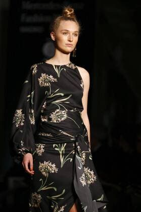 A model presents the creations of Spanish designer Roberto Verino, inspired by Otto Preminger s film Bonjour Tristesse at the Real Casa de Correos, during the first day of the Mercedes-Benz Fashion Week Madrid in Madrid, Spain, 16 February 2017. ROBERTO VERINO S FASHION SHOW AT MADRID FASHION WEEK !ACHTUNG: NUR REDAKTIONELLE NUTZUNG!  Copyright: xJ.P.GANDULx MAD001 20170217-636228890530701594