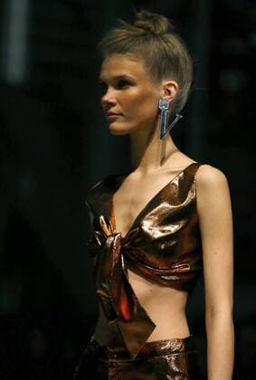 A model presents the creations of Spanish designer Roberto Verino, inspired by Otto Preminger s film Bonjour Tristesse at the Real Casa de Correos, during the first day of the Mercedes-Benz Fashion Week Madrid in Madrid, Spain, 16 February 2017. ROBERTO VERINO S FASHION SHOW AT MADRID FASHION WEEK !ACHTUNG: NUR REDAKTIONELLE NUTZUNG!  Copyright: xJ.P.GANDULx MAD001 20170217-636228891207420918