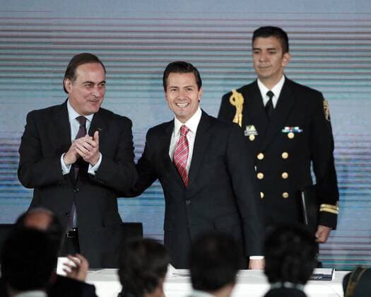 February 16, 2017 - Mexico - EUM20160216NAC26.JPG.CIUDAD DE MEXICO.- President Presidente-EPN.- El arquitecto Juan Pablo Castanon, toma protesta como presidente del Consejo Coordinador Empresarial (CCE) para el periodo 2017-2018, ante el mandatario mexicano Enrique Pena Nieto, 16 de febrero de 2017.  - ZUMAu78_ 20170216_zaf_u78_046 Copyright: xAlejandraxLeyvax
