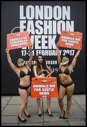 . 17 02 2017. London, United Kingdom. Peta models wearing crocodile masks stage a protest against the use of crocodile skin being used in fashion, on the first day of London Fashion Week on The Strand, London, UK.  xBenxStevensx xi-Imagesx IIM-14409-0003