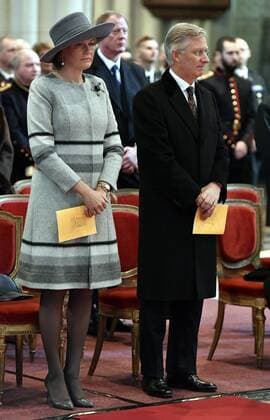 Belgische Royals anlässlich einer Messe für die Verstorbenen der Familie Queen Mathilde of Belgium and King Philippe - Filip of Belgium pictured during a special Mass to commemorate the deceased members of the Belgian Royal Family, at the Onze-Lieve-Vrouwkerk - Eglise Notre-Dame, in Laeken-Laken, Brussels, Friday 17 February 2017.  ERICxLALMAND 05049213