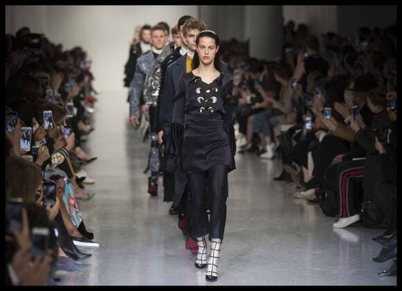 . 17 02 2017. London, United Kingdom. Teatum Jones show on the opening day of London Fashion Week for Autumn Winter 2017.  xStephenxLockx xi-Imagesx IIM-14408-0021