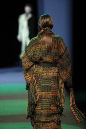A model takes to the catwalk wearing a proposal of the 2017 2018 Autumn-winter collection by Spanish designer Juan Vidal on the official first day of the Mercedes-Benz Fashion Week Madrid (MBFWM) at the IFEMA Congresses and Events center in Madrid, 17 February 2017. THE MBFWM run from 16 to 21 February. MERCEDES-BENZ FASHION WEEK MADRID !ACHTUNG: NUR REDAKTIONELLE NUTZUNG!  Copyright: xZipix GRA103 20170217-636229303095421962