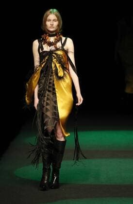 A model takes to the catwalk wearing a creation of the 2017 2018 Autumn-winter collection by Spanish designer Juan Vidal on the official first day of the Mercedes-Benz Fashion Week Madrid (MBFWM) at the IFEMA Congresses and Events center in Madrid, 17 February 2017. THE MBFWM run from 16 to 21 February. MERCEDES-BENZ FASHION WEEK MADRID !ACHTUNG: NUR REDAKTIONELLE NUTZUNG!  Copyright: xZipix GRA103 20170217-636229303923668434