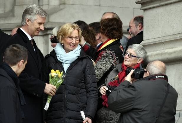 Belgische Royals anlässlich einer Messe für die Verstorbenen der Familie King Philippe - Filip of Belgium meets with some royalty fans after a special Mass to commemorate the deceased members of the Belgian Royal Family, at the Onze-Lieve-Vrouwkerk - Eglise Notre-Dame, in Laeken-Laken, Brussels, Friday 17 February 2017.  ERICxLALMAND 05049230