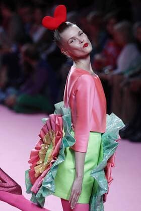 A model takes to the catwalk wearing a design of the 2017 18 autum-winter collection by Spanish designer Agatha Ruiz de la Prada during the Mercedes-Benz Fashion Week Madrid (MBFWM) at the IFEMA Congresses and Events center in Madrid, 17 February 2017. THE MBFWM run from 16 to 21 February. Agatha Ruiz de la Prada at the Mercedes-Benz Fashion Week Madrid !ACHTUNG: NUR REDAKTIONELLE NUTZUNG!  Copyright: xZipix GRA229 20170217-636229378442144990