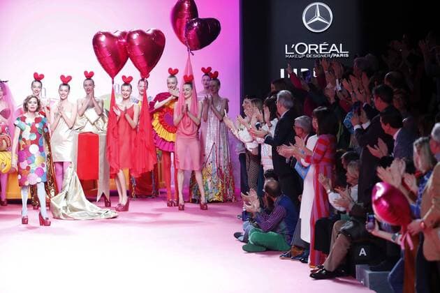 Spanish designer Agatha Ruiz de la Prada (L) greets the public after presenting her 2017 18 autum-winter collection during the Mercedes-Benz Fashion Week Madrid (MBFWM) at the IFEMA Congresses and Events center in Madrid, 17 February 2017. THE MBFWM runs from 16 to 21 February. Agatha Ruiz de la Prada at the Mercedes-Benz Fashion Week Madrid !ACHTUNG: NUR REDAKTIONELLE NUTZUNG!  Copyright: xZipix GRA245 20170217-636229379378774994