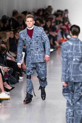 London Fashion Week - Models mit Behinderung bei Teatum Jones Modenschau The Teatum Jones catwalk show at BFC Showspace in London for London Fashion Week. FEBRUARY 17th 2017  GBLx17347