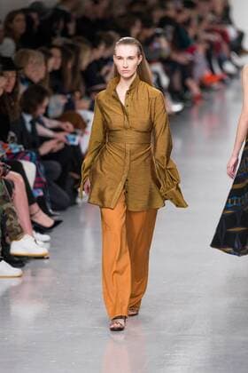 London Fashion Week - Models mit Behinderung bei Teatum Jones Modenschau The Teatum Jones catwalk show at BFC Showspace in London for London Fashion Week. FEBRUARY 17th 2017  GBLx17347