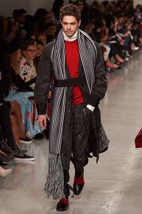 February 17, 2017 - London, United Kingdom - A model walks the runway at the Teatum Jones show during the London Fashion Week February 2017 collections on February 17, 2017 in London, England. London United Kingdom  - ZUMAn230 20170217_zaa_n230_419 Copyright: xKarynxLouisex