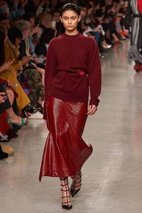 February 17, 2017 - London, United Kingdom - A model walks the runway at the Teatum Jones show during the London Fashion Week February 2017 collections on February 17, 2017 in London, England. London United Kingdom  - ZUMAn230 20170217_zaa_n230_423 Copyright: xKarynxLouisex