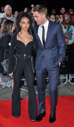 Robert Pattinson und seine Freundin FKA Twigs bei der The Lost City of Z Film Premiere am 16.02.2017 in London The Lost City of Z Filmpremiere in London, 2017 