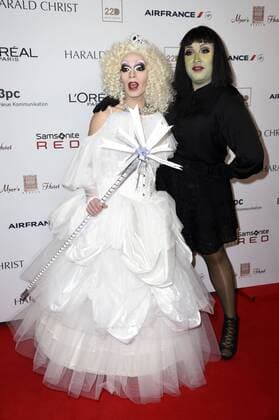 Amanda Cox und Gina Tequila bei der Verleihung des 31. Teddy Award im Rahmen der Berlinale 2017 67. Internationale Filmfestspiele Berlin im Haus der Berliner Festspiele. Berlin, 17.02.2017 Foto:xH.xWestx xFuturexImage