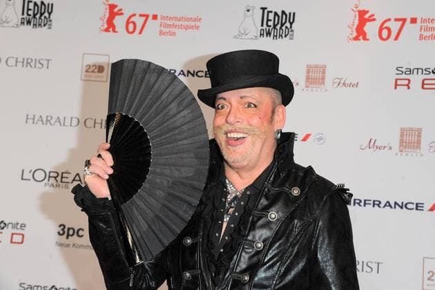 Gast, Kuenstler Ankunft, roter Teppich zur 31. Preisverleihung des TEDDY AWARD im Haus der Berliner Festspiele am 17.02.2017