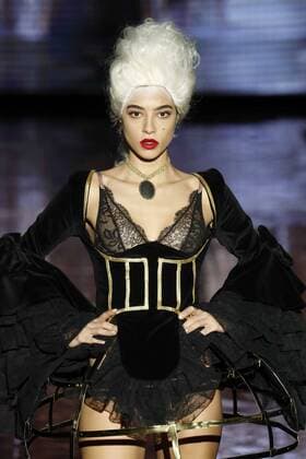 A model takes to the catwalk wearing a creation from the Fall Winter 2017 collection by Spanish designer Andres Sarda on the second day of the Mercedes-Benz Fashion Week Madrid (MBFWM) held at the IFEMA Congress and Events center in Madrid, 18 February 2017. THE MBFWM runs from 16 to 21 February. MADRID FASHION WEEK !ACHTUNG: NUR REDAKTIONELLE NUTZUNG!  Copyright: xZipix GRA104 20170218-636230257816749108