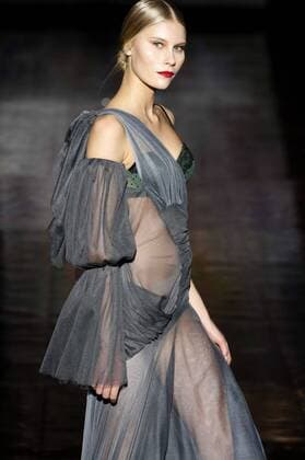 A model takes to the catwalk wearing a creation from the Fall Winter 2017 collection by Spanish designer Andres Sarda on the second day of the Mercedes-Benz Fashion Week Madrid (MBFWM) held at the IFEMA Congress and Events center in Madrid, 18 February 2017. THE MBFWM runs from 16 to 21 February. MADRID FASHION WEEK !ACHTUNG: NUR REDAKTIONELLE NUTZUNG!  Copyright: xZipix GRA104 20170218-636230259399972810