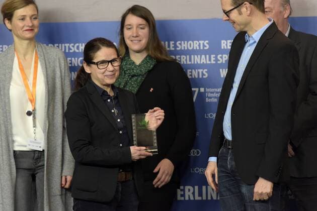 Regisseurin Ildiko Enyedi mit dem Preis der Leserjury der Berliner Morgenpost für den Film ON BODY AND SOUL anlässlich der Preisverleihung der Unabhängigen Jurys anlässlich der 67. Internationalen Filmfestspiele Berlin 67. Internationale Filmfestspiele Berlin