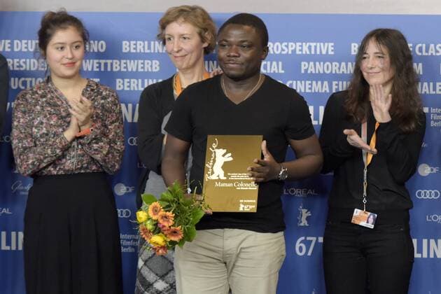 Regisseurin Ildiko Enyedi mit dem Preis der Leserjury des Tagesspiegels für den Film Maman Colonelle anlässlich der Preisverleihung der Unabhängigen Jurys anlässlich der 67. Internationalen Filmfestspiele Berlin 67. Internationale Filmfestspiele Berlin